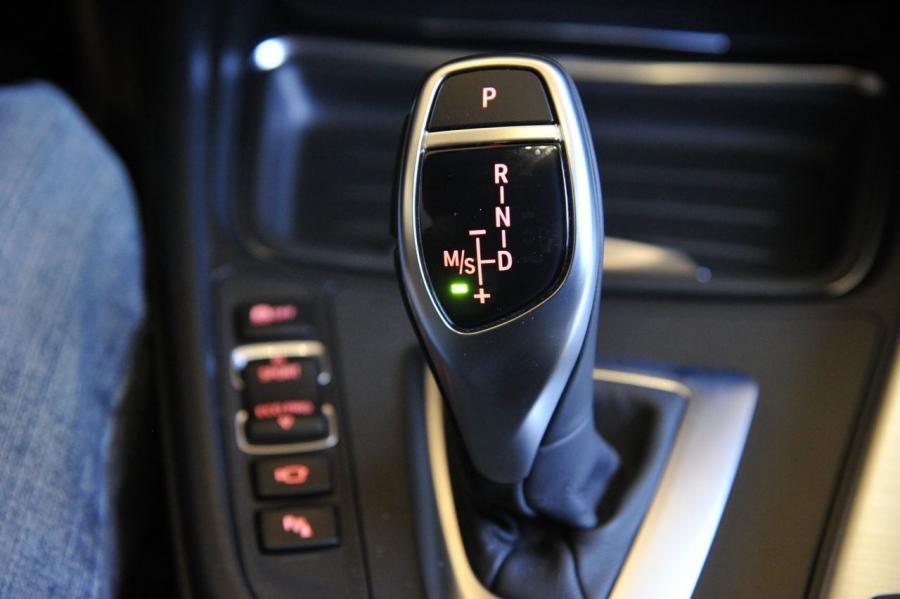  BMW 3-Series 2012 года  (фото 24 из 191)
